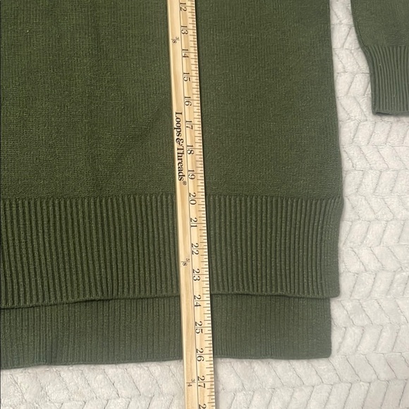 Philosophy Green V-Neck Sweater - Picture 4 of 8